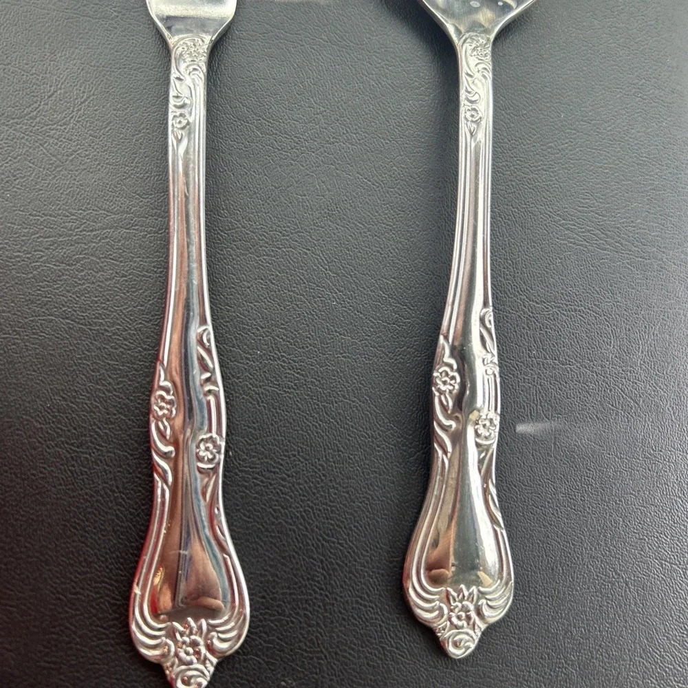 Oneida AZALEA Butter Knive/Sugar Spoon- Scratches